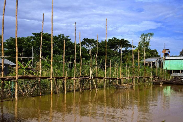 BORDER CROSSING – TAN CHAU, VIETNAM